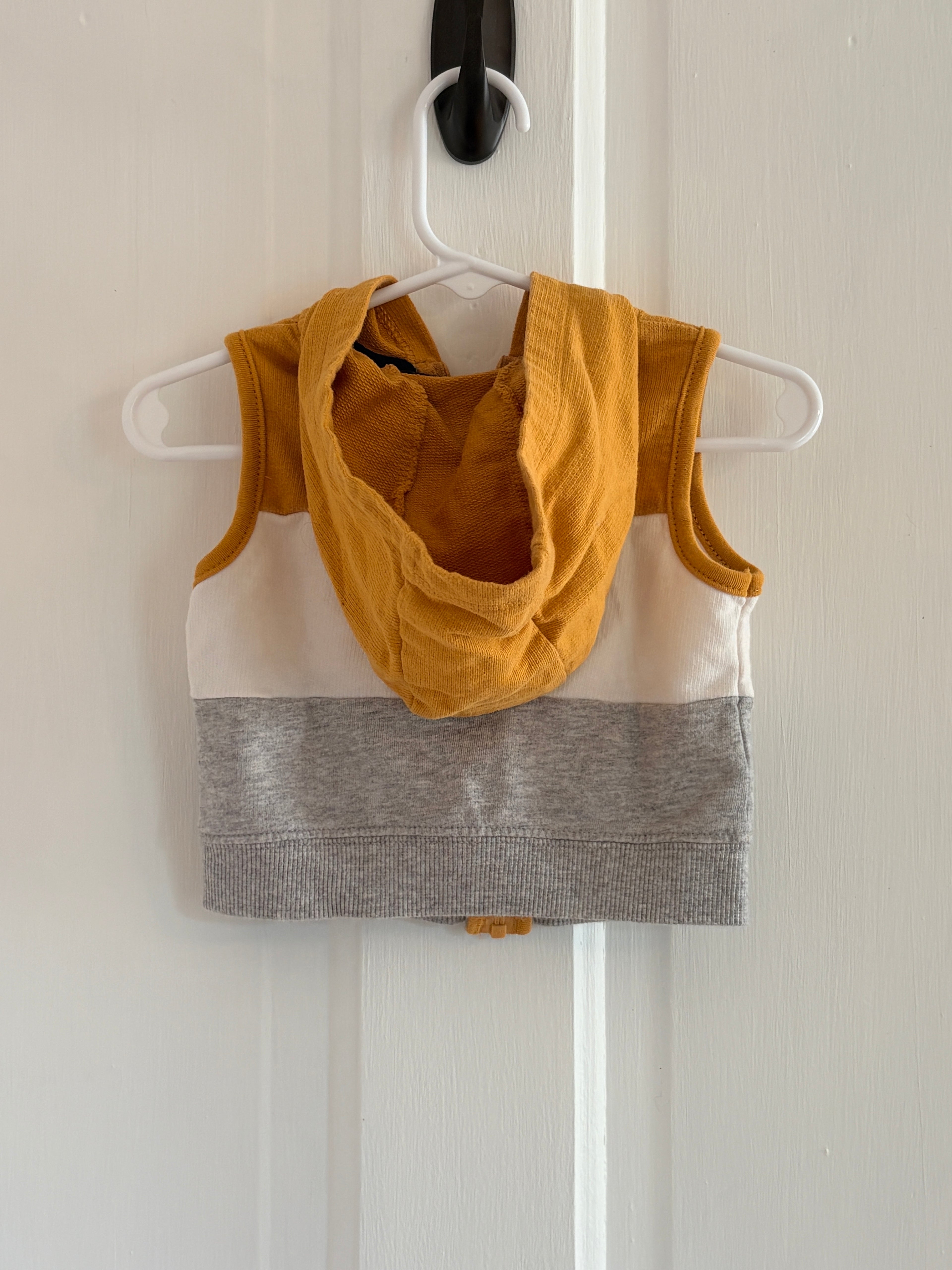 Carter’s Colorblock Hooded Vest | 6-9m